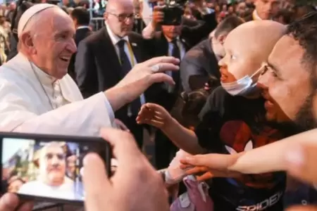 Papa Francisco y nio peruano con cncer
